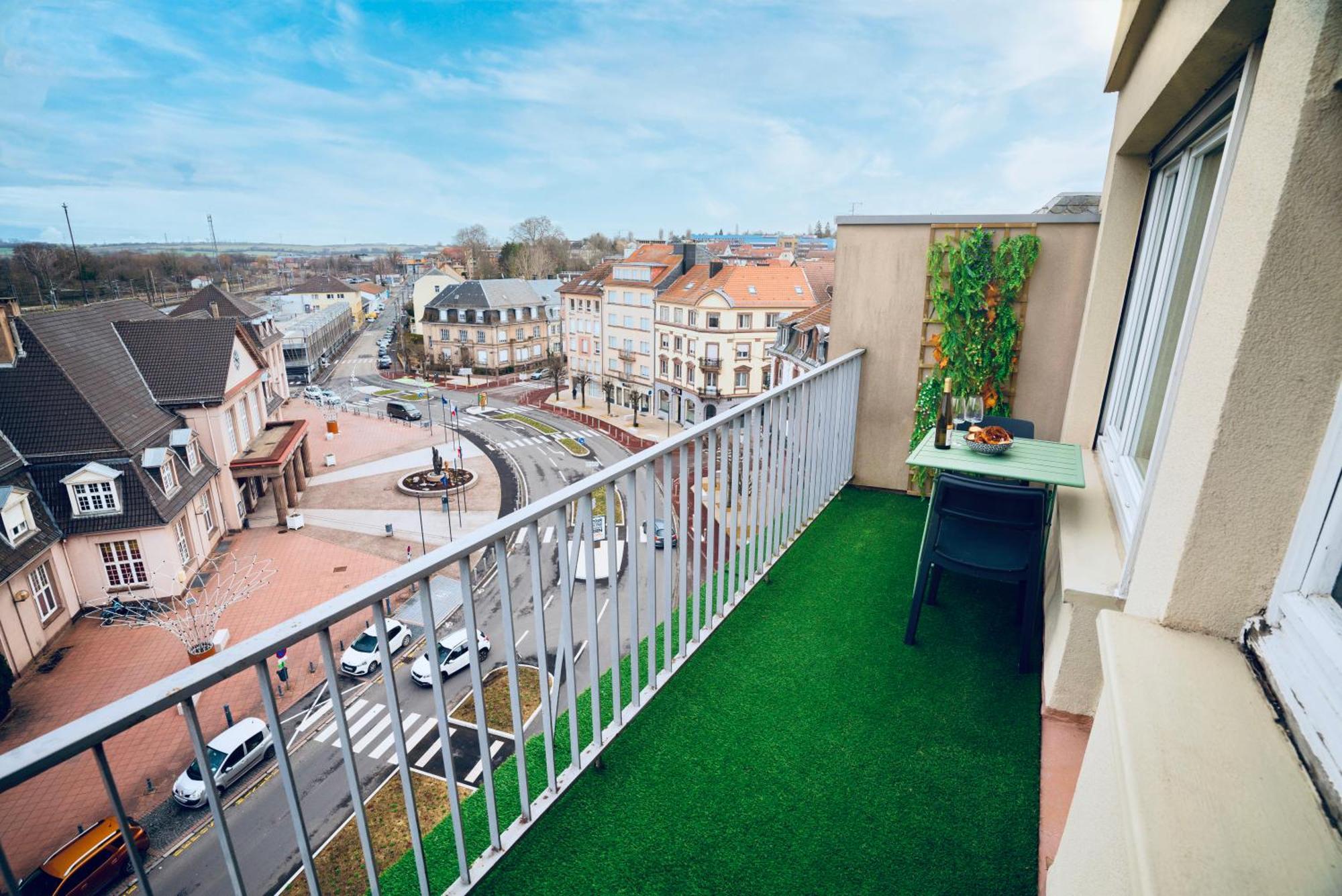 Le Perchoir - Wifi - Gare - Proche Tous Commerces Apartment Sarrebourg Bagian luar foto